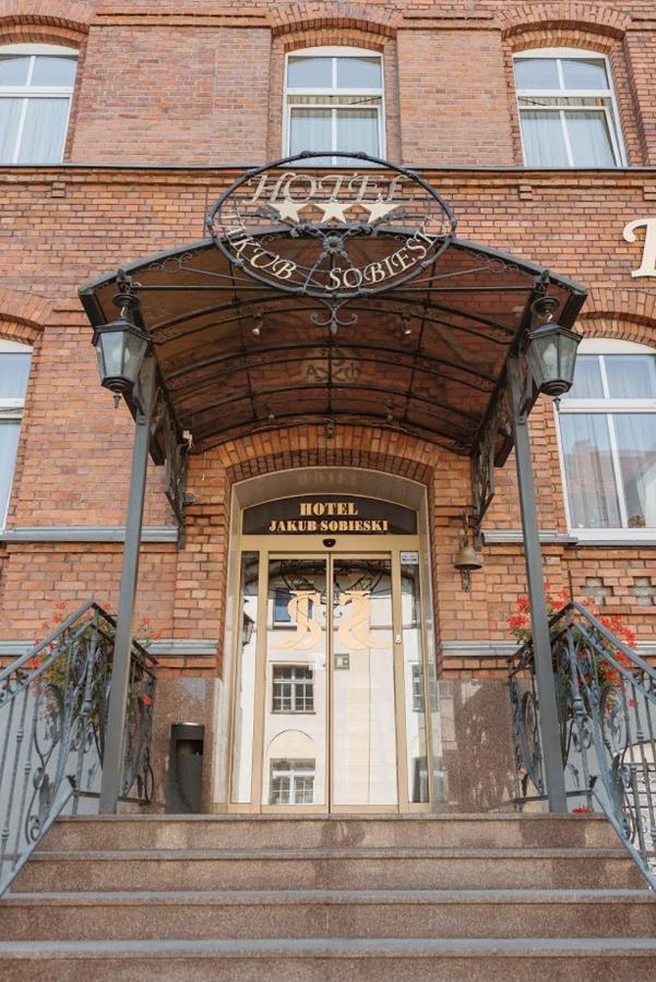 Hotel Jakub Sobieski โอวาวา ภายนอก รูปภาพ