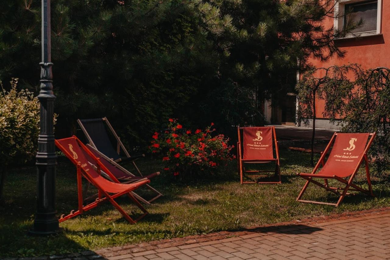 Hotel Jakub Sobieski โอวาวา ภายนอก รูปภาพ