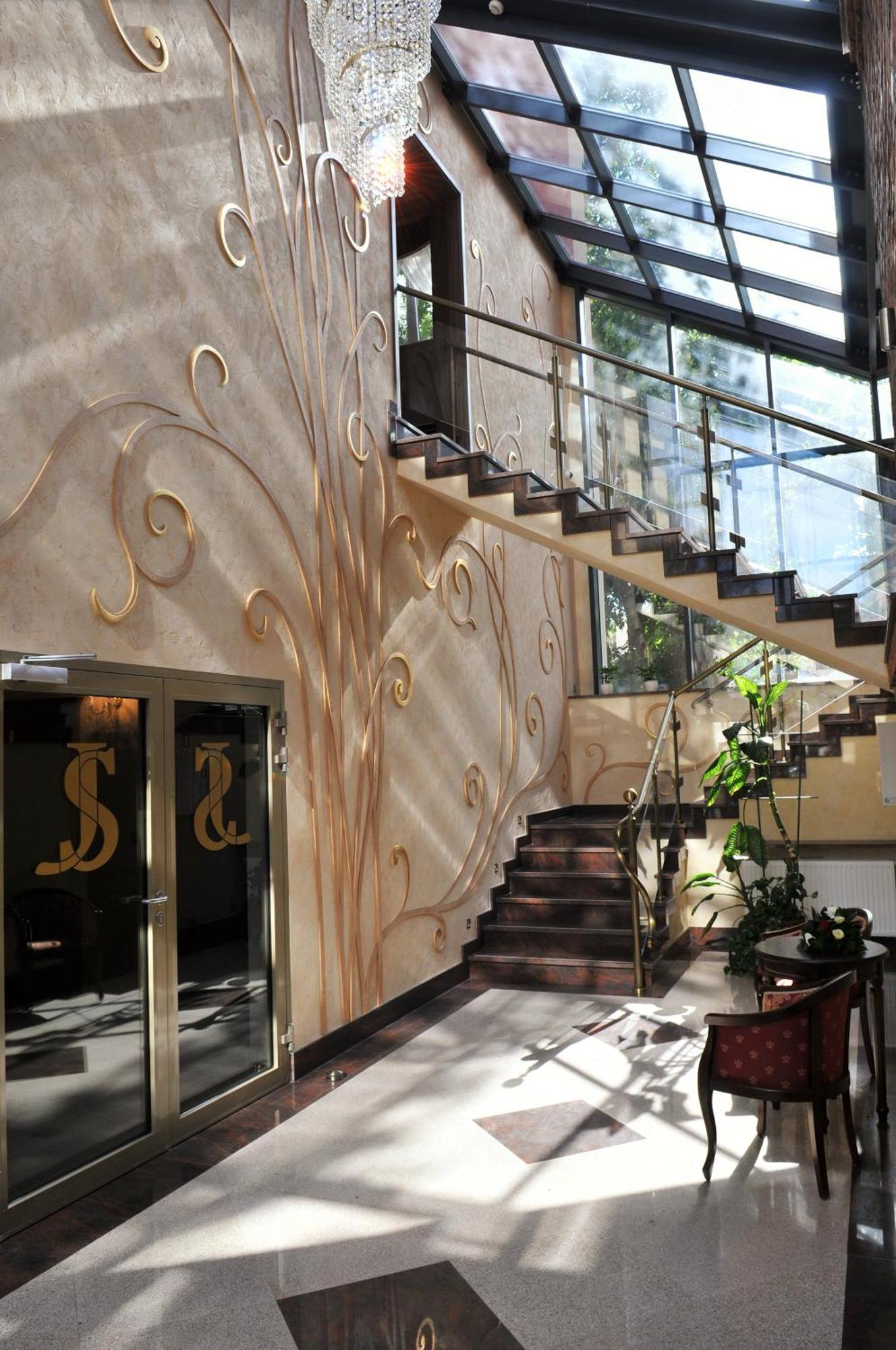 Hotel Jakub Sobieski โอวาวา ภายนอก รูปภาพ